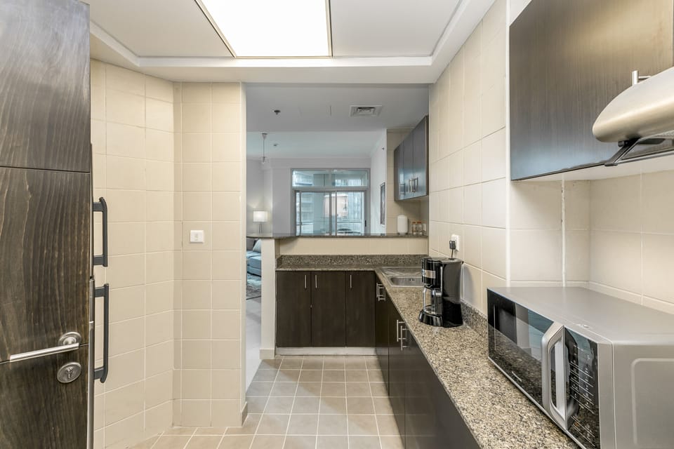 DHH - High Floor Spacious 2 Beds Torch Dubai Marina | Private kitchen | Full-size fridge, microwave, oven, stovetop