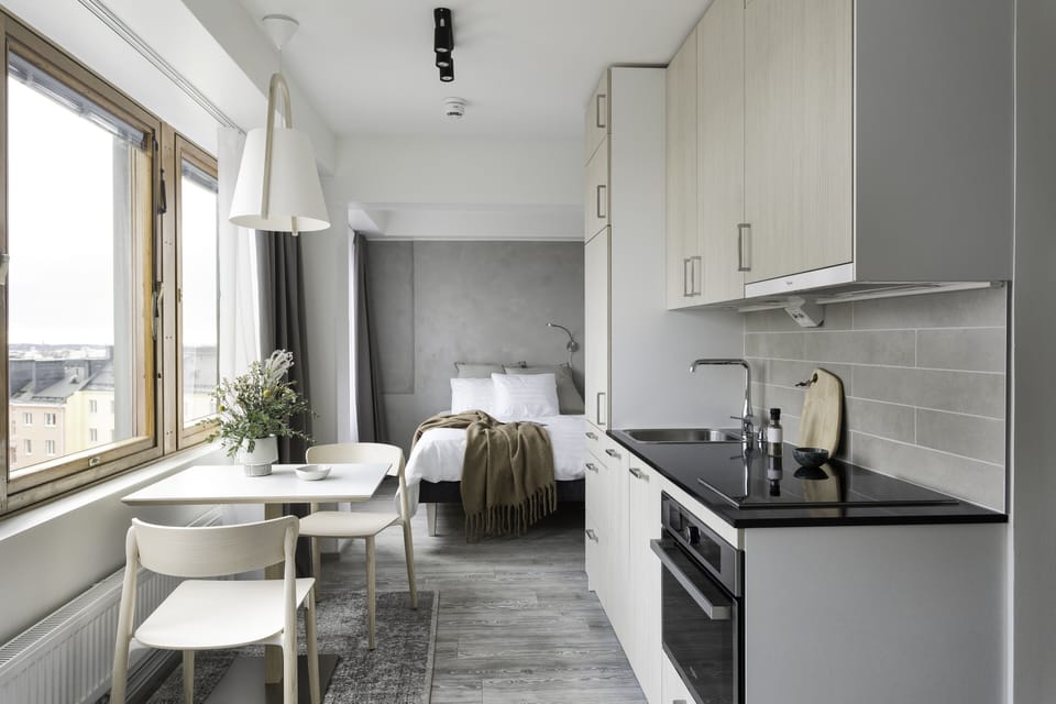 Spacious Studio with a view | Desk, blackout drapes, soundproofing, iron/ironing board