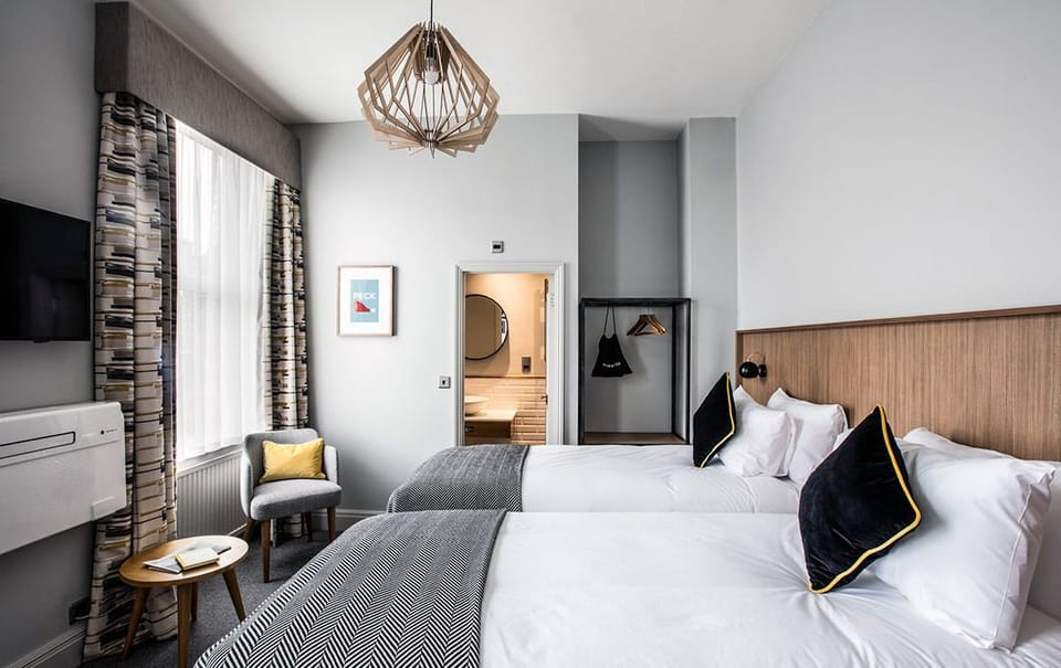 Twin Room | Iron/ironing board, free WiFi, bed sheets