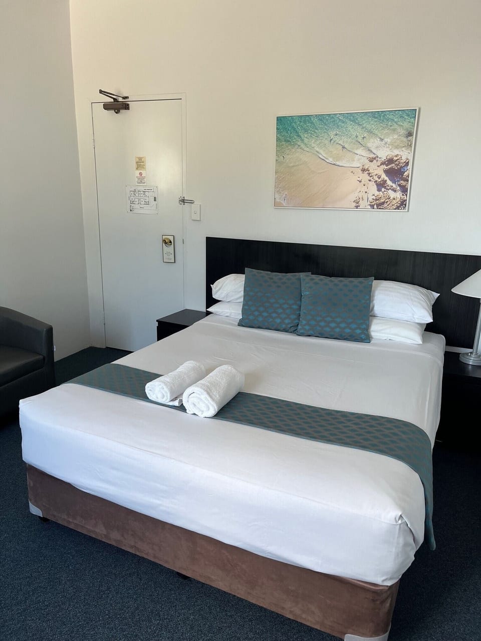 Desk, soundproofing, iron/ironing board, free WiFi