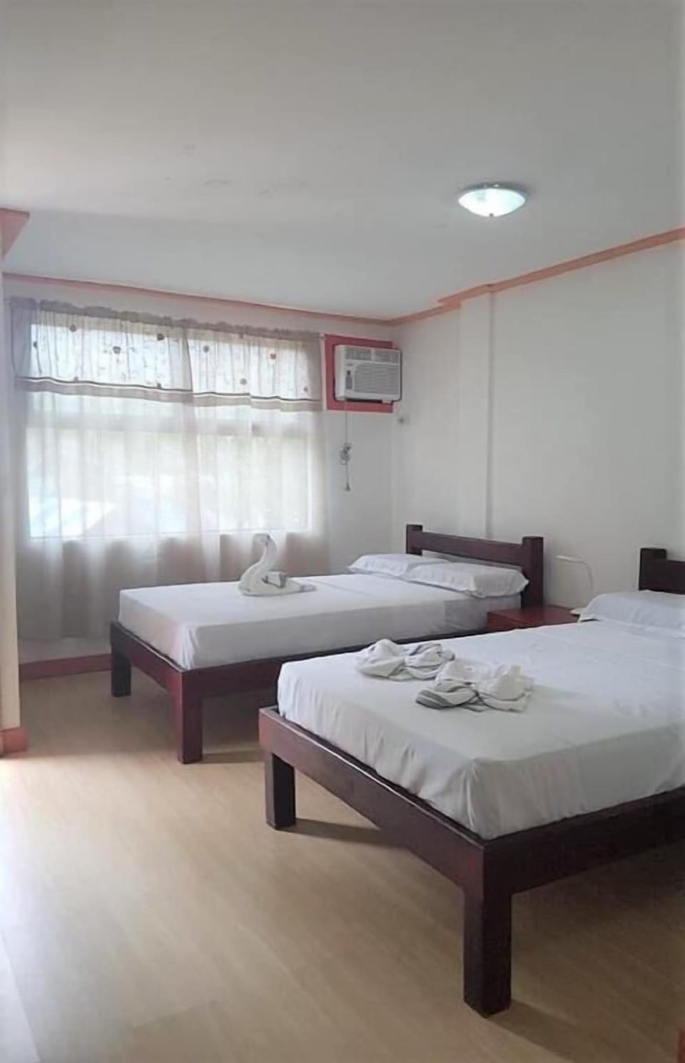 Standard Room | Premium bedding, pillowtop beds, blackout drapes, bed sheets