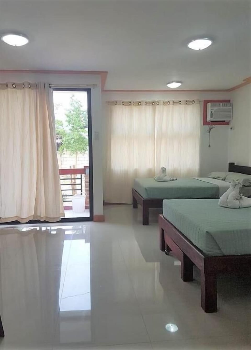 Standard Room | Premium bedding, pillowtop beds, blackout drapes, bed sheets