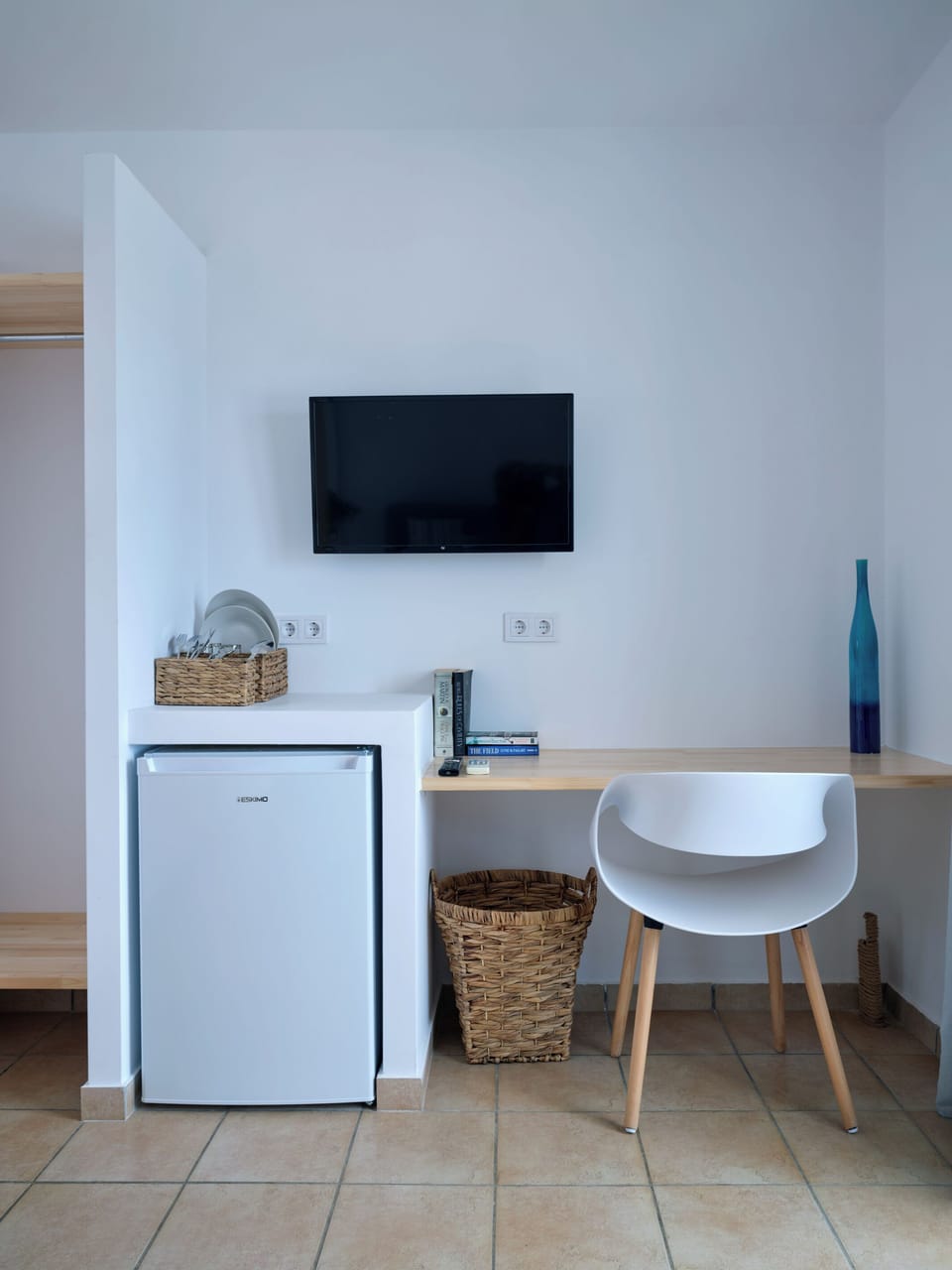 Superior Triple Room, Partial Sea View | Mini-refrigerator