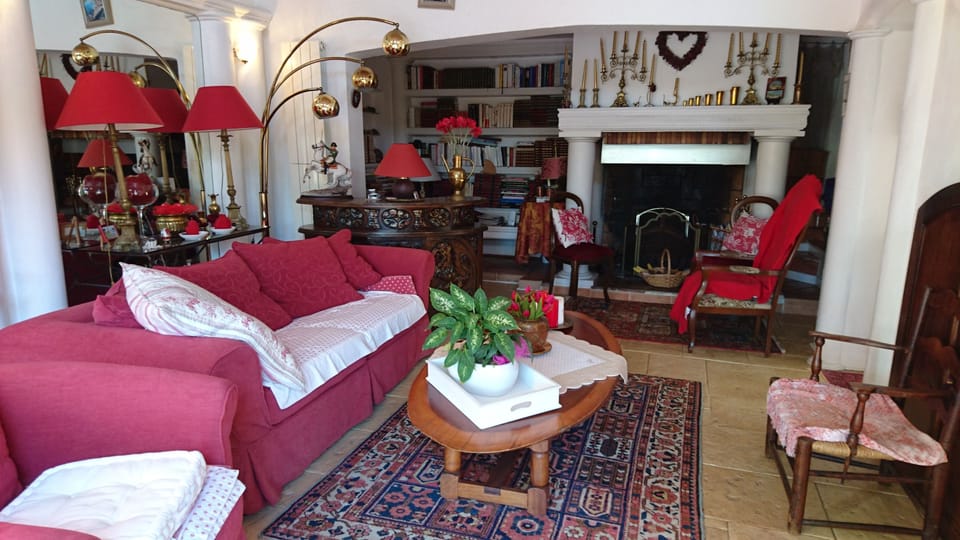 Classic Room | Shared kitchen | Fridge, microwave, oven, stovetop