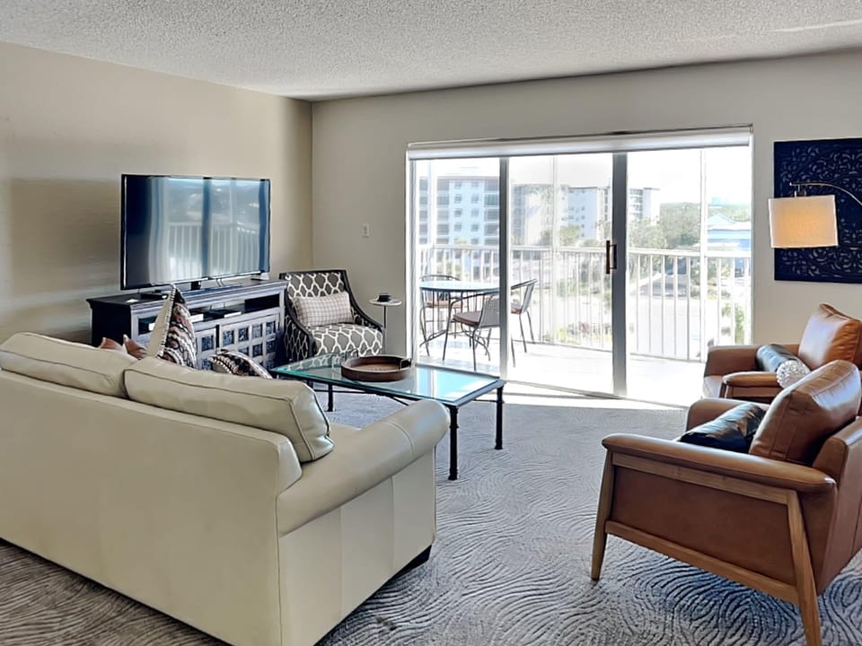 Condo (2 Bedrooms) | Property amenity