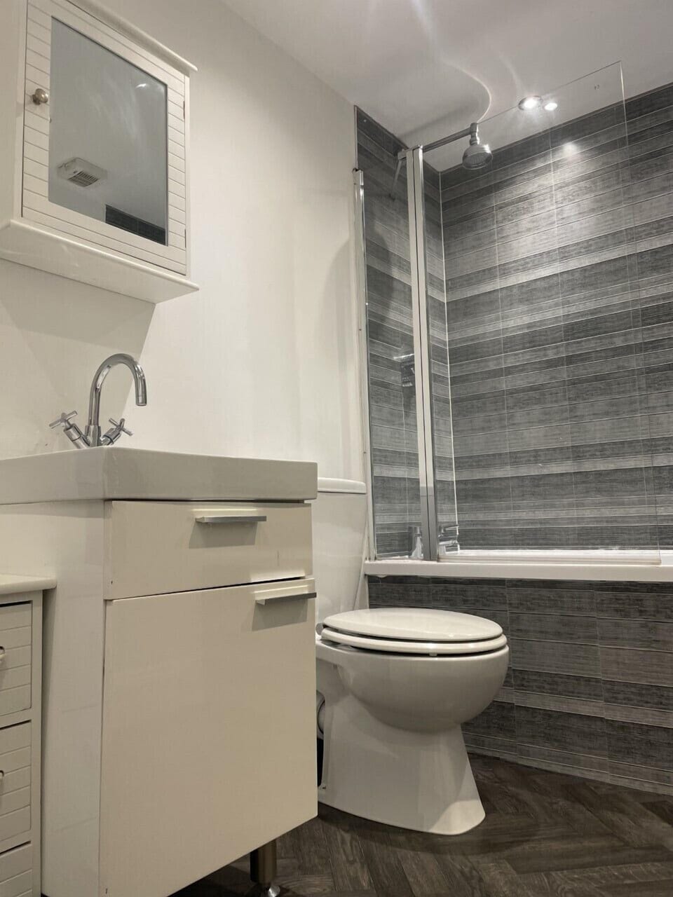 Beach House Courtyard 1 bed Apartment in Southport