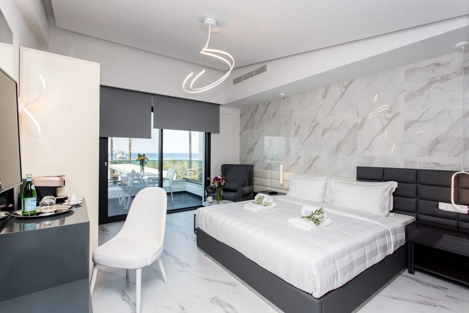 Deluxe Double Room | Premium bedding, down comforters, free minibar, in-room safe