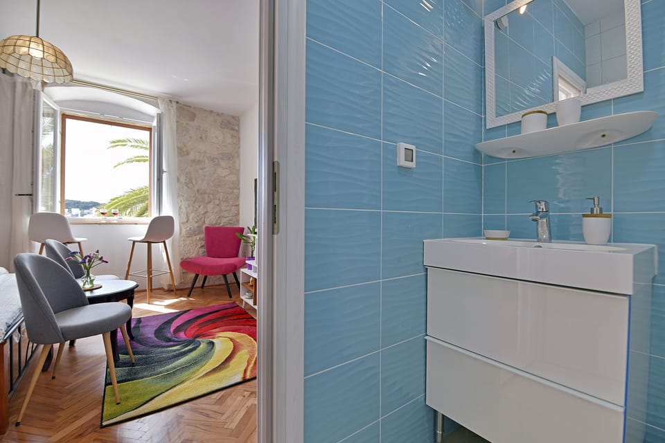 Room, Sea View | Bathroom | Towels, soap, toilet paper