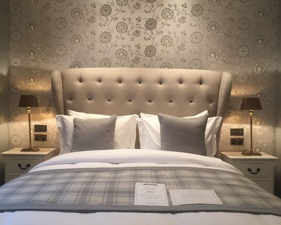 Deluxe Double Room with Shower | In-room safe, individually decorated, individually furnished, desk