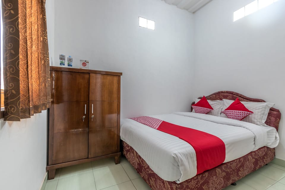 Standard Double Room | Desk, free WiFi, bed sheets