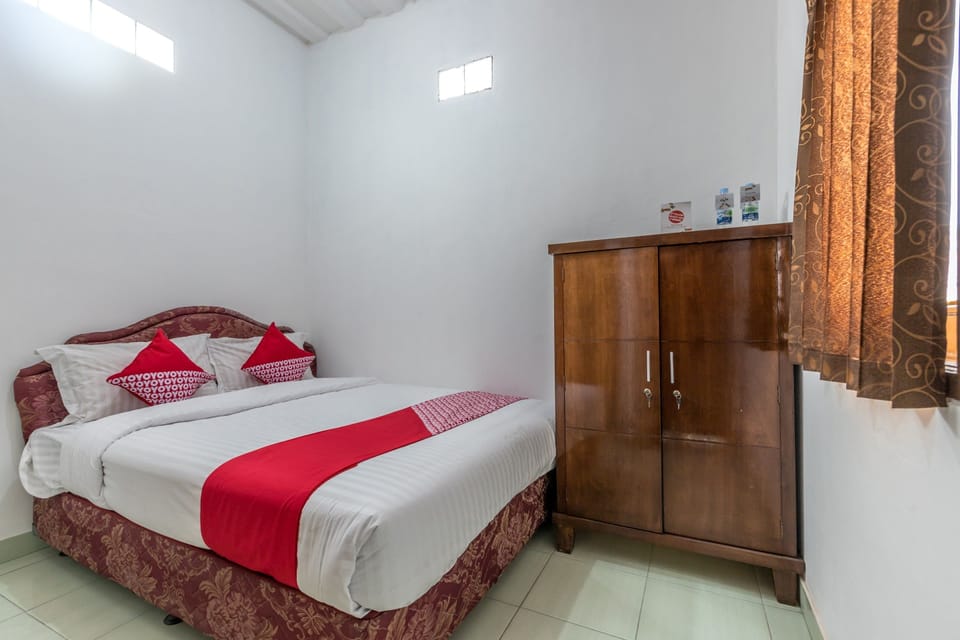Standard Double Room | Desk, free WiFi, bed sheets