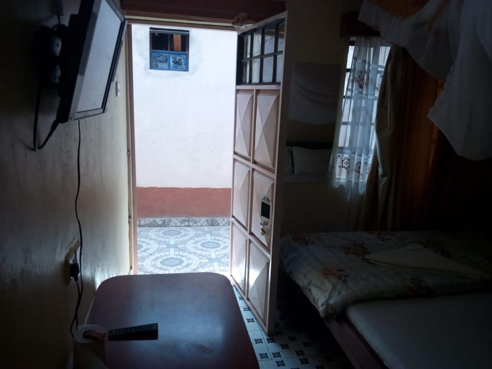 Single Room | Free WiFi, bed sheets