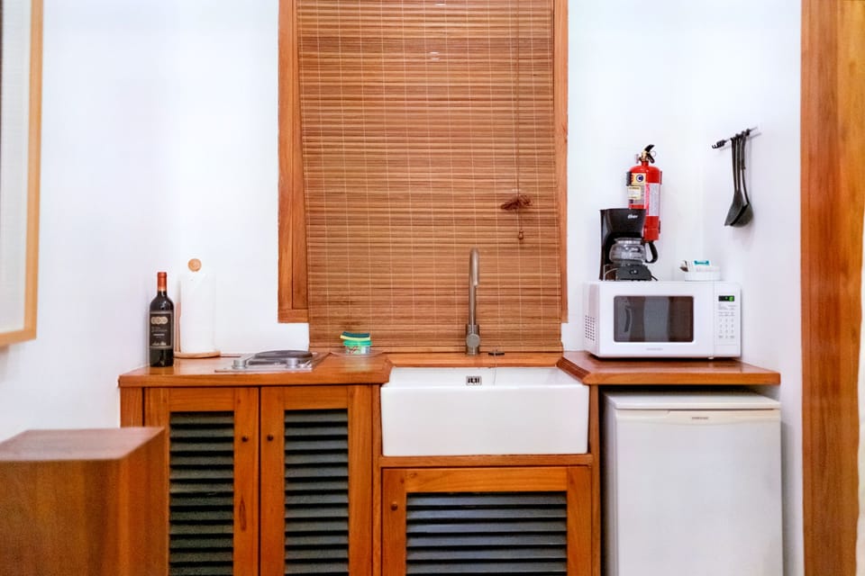 Family Studio | Private kitchen | Coffee/tea maker, paper towels