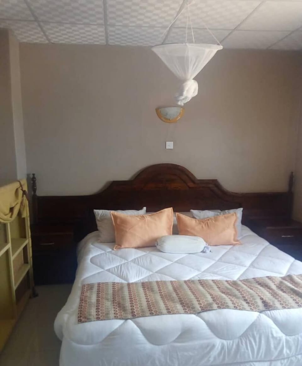 Standard Room | Individually decorated, individually furnished, desk, laptop workspace