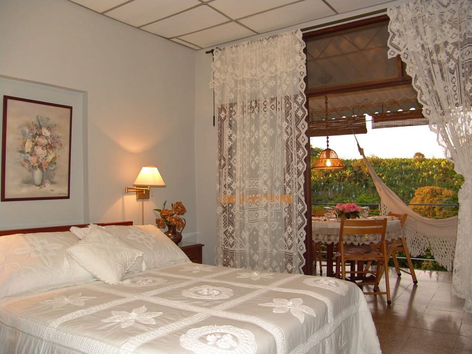 Minibar, in-room safe, free WiFi, bed sheets