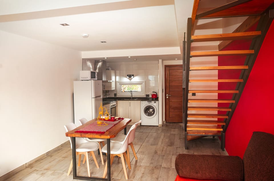 Fridge, oven, stovetop, coffee/tea maker