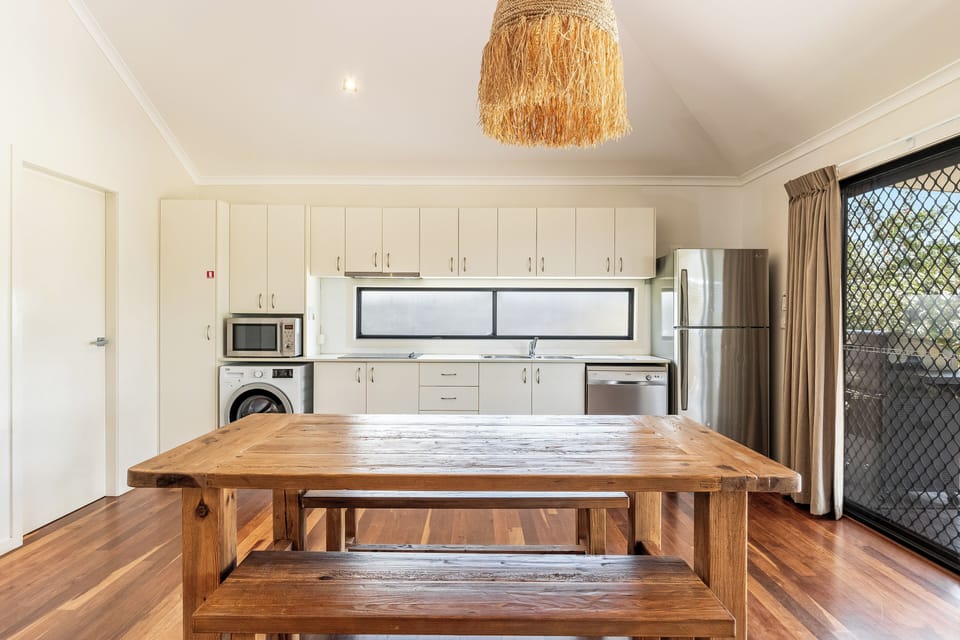 Cabin (Figtree Cabin) | Private kitchen | Coffee/tea maker, full-size fridge, microwave, stovetop