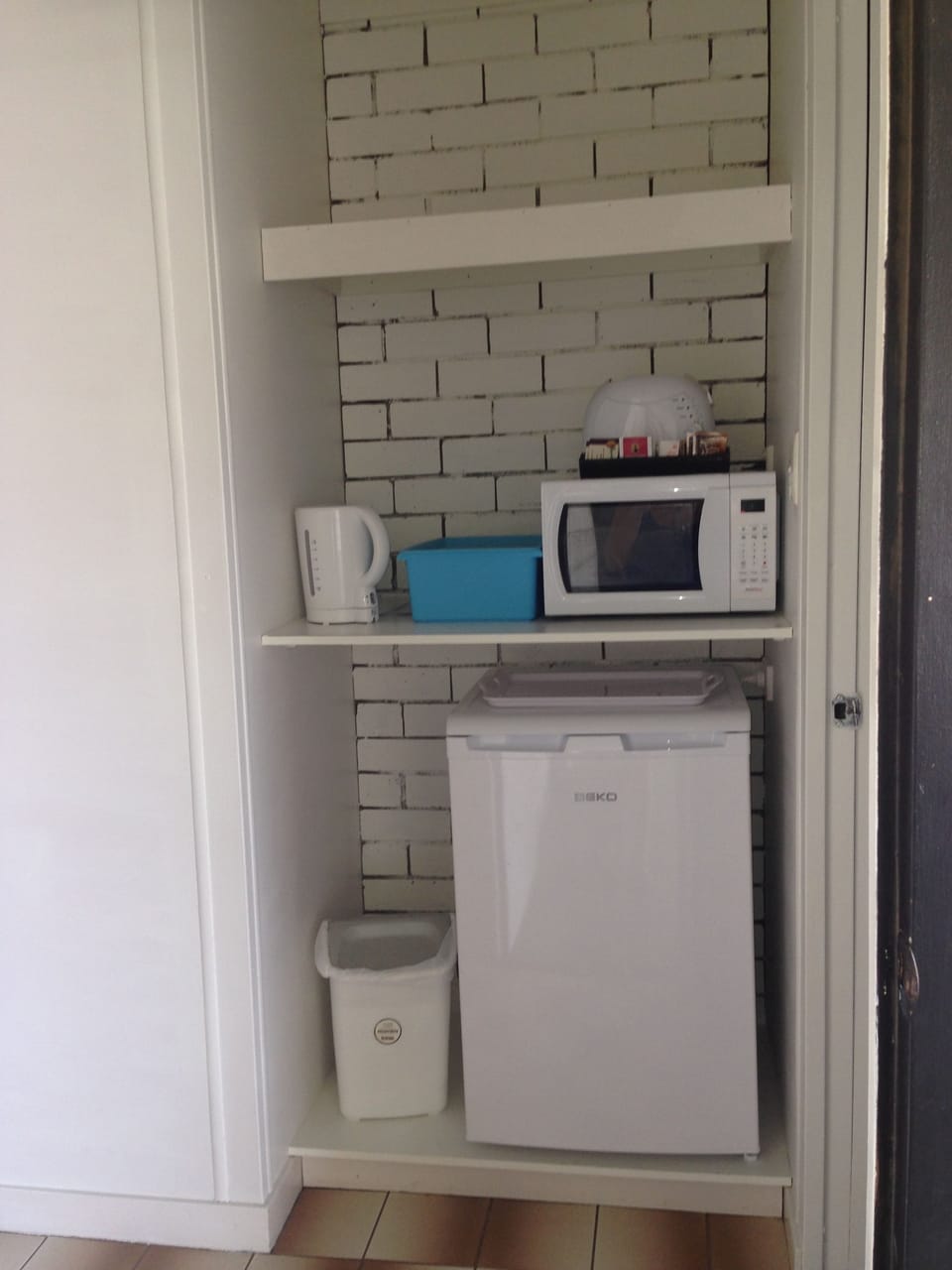 Standard Suite, 1 Bedroom, Non Smoking, Kitchenette (Twin Room (2 single beds)) | Private kitchenette | Coffee/tea maker, fridge, microwave, oven