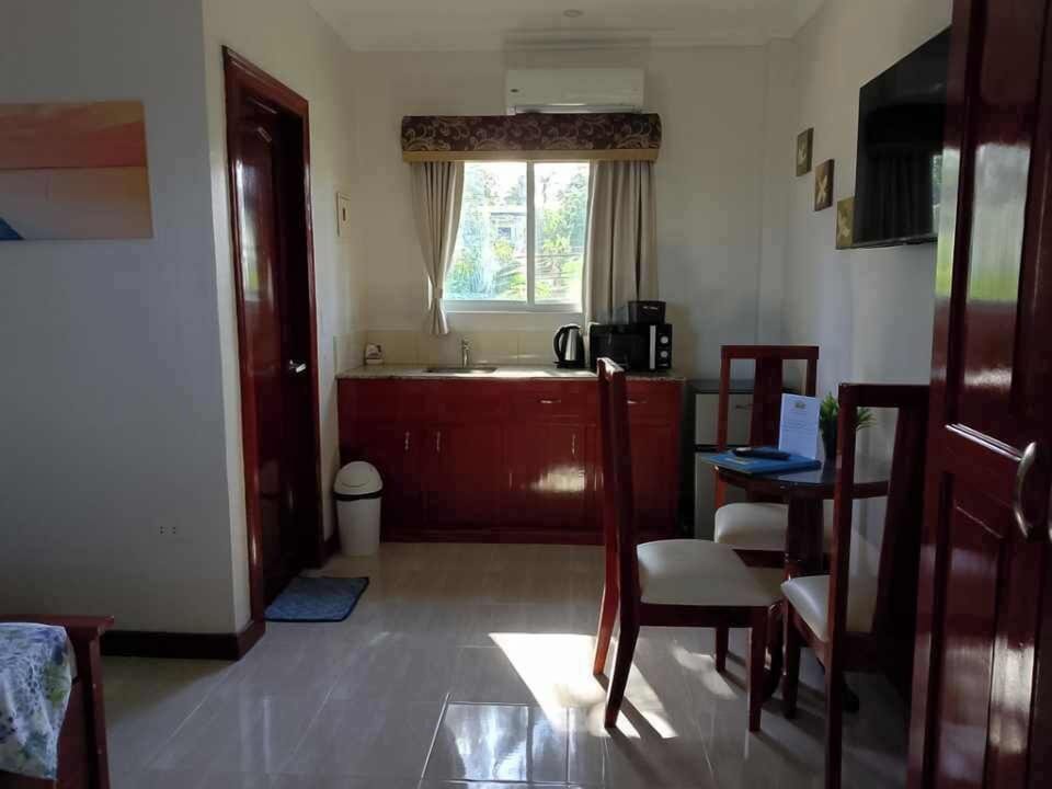 Deluxe Room | Minibar, desk, free WiFi, bed sheets
