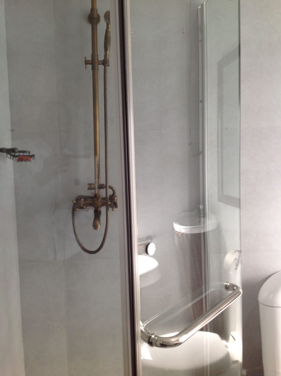 Bathroom shower