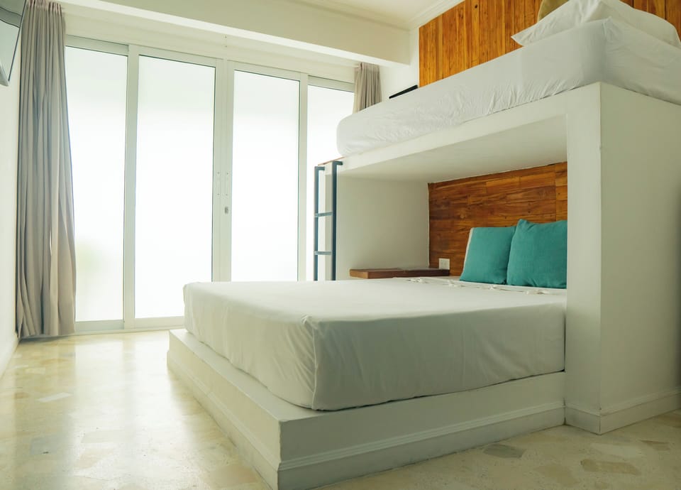 Classic Twin Room, Multiple Beds, Private Bathroom | Hypo-allergenic bedding available, WiFi (free), individually decorated