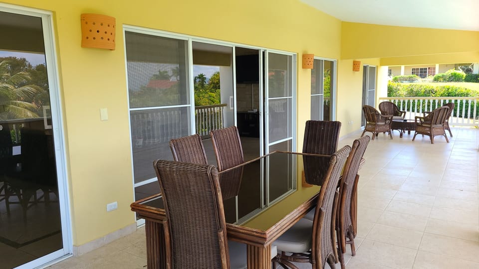 Family Villa (4 Bedrooms) | Terrace/patio