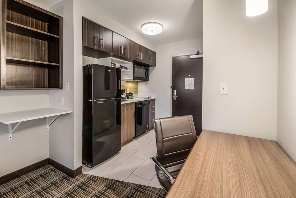 Individually furnished, desk, laptop workspace, blackout drapes