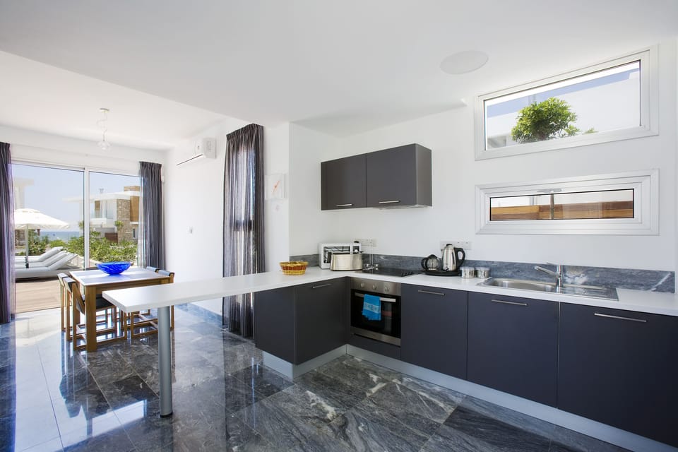 Villa, 3 Bedrooms (Periwinkle) | Private kitchen | Coffee/tea maker, fridge, microwave, oven
