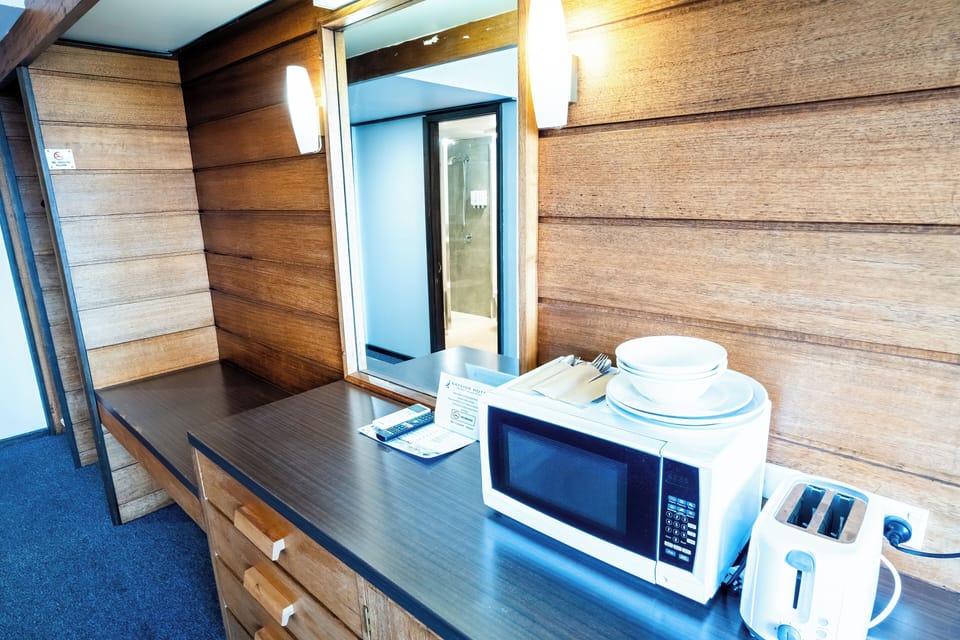 Superior Family Bayview | 1 bedroom, desk, laptop workspace, blackout drapes