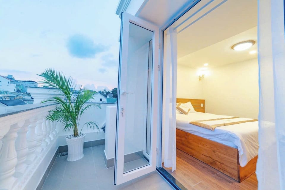 Luxury Double Room | Premium bedding, memory foam beds, desk, laptop workspace
