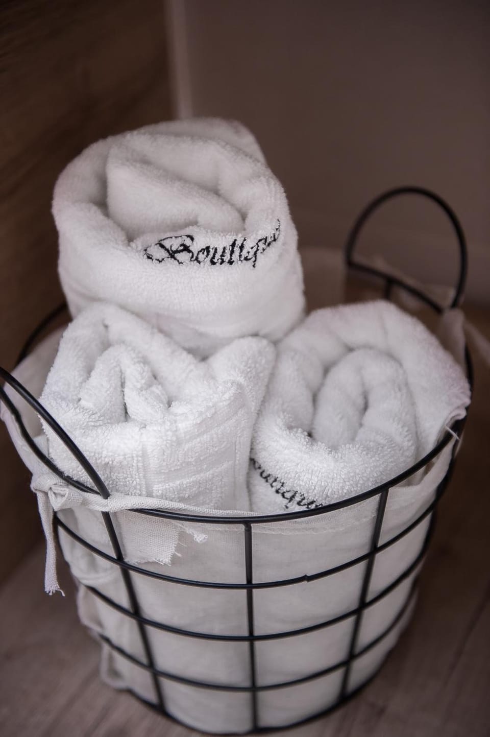 Shower, rainfall showerhead, free toiletries, hair dryer