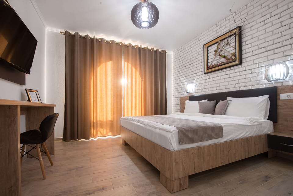 Design Double Room, 1 King Bed, Garden View | Premium bedding, minibar, in-room safe, individually decorated