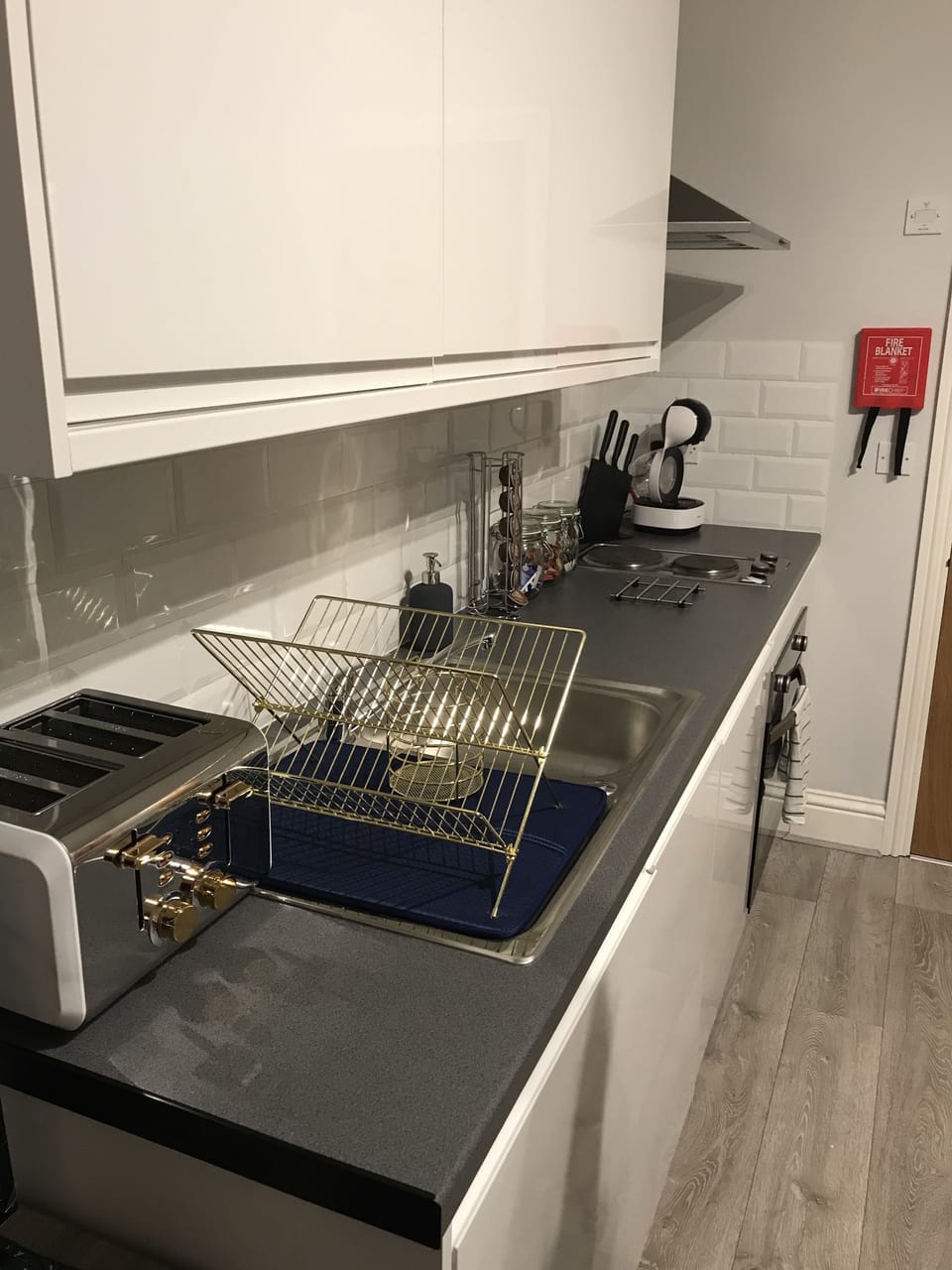 Apartment | Private kitchen | Fridge, microwave, oven, stovetop