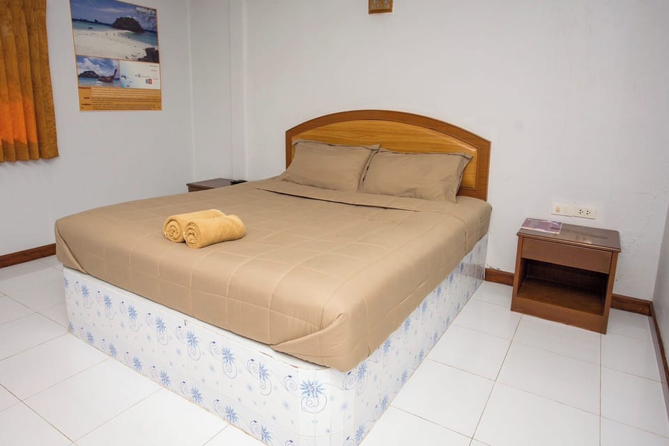 Superior Double Room | Desk, iron/ironing board, free WiFi, bed sheets