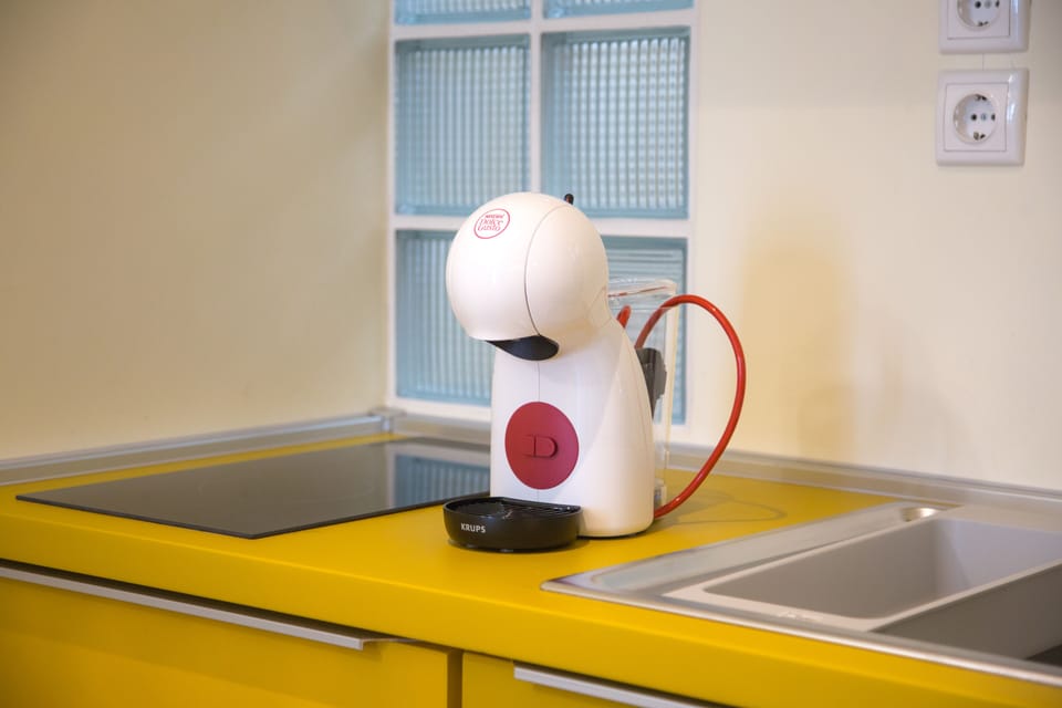 Deluxe Studio Suite | Coffee and/or coffee maker