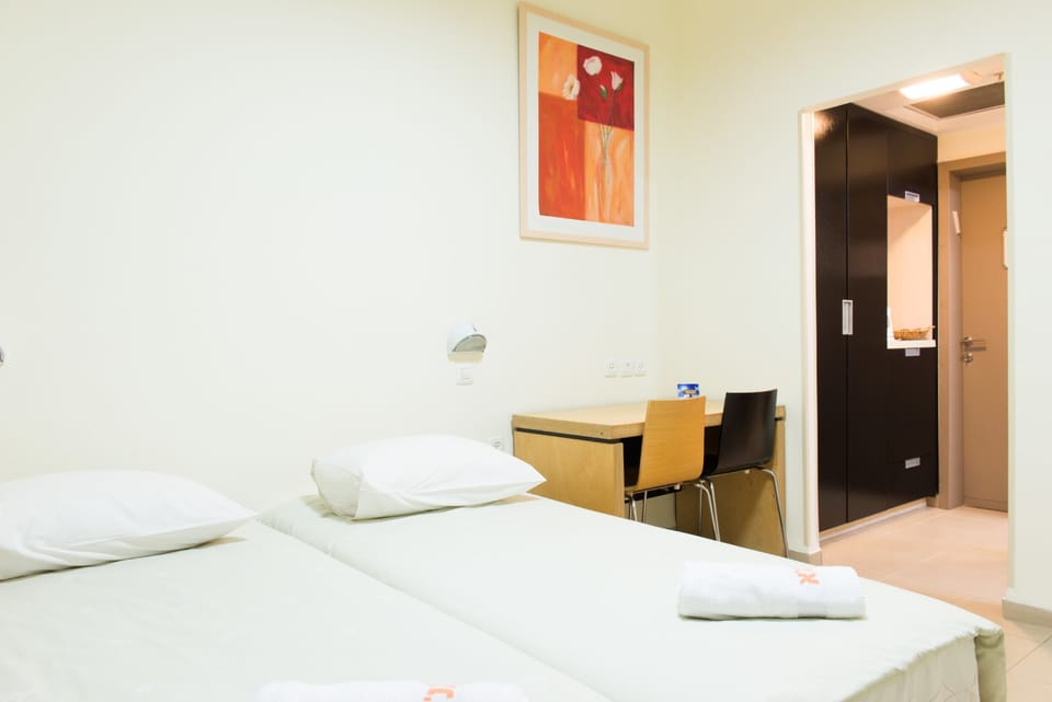 Standard Room | Premium bedding, minibar, blackout drapes, free WiFi