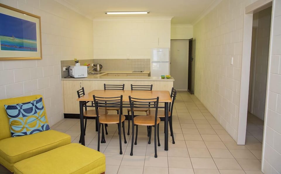 Apollo Jewel Unit 6 | Iron/ironing board, WiFi (free), bed sheets