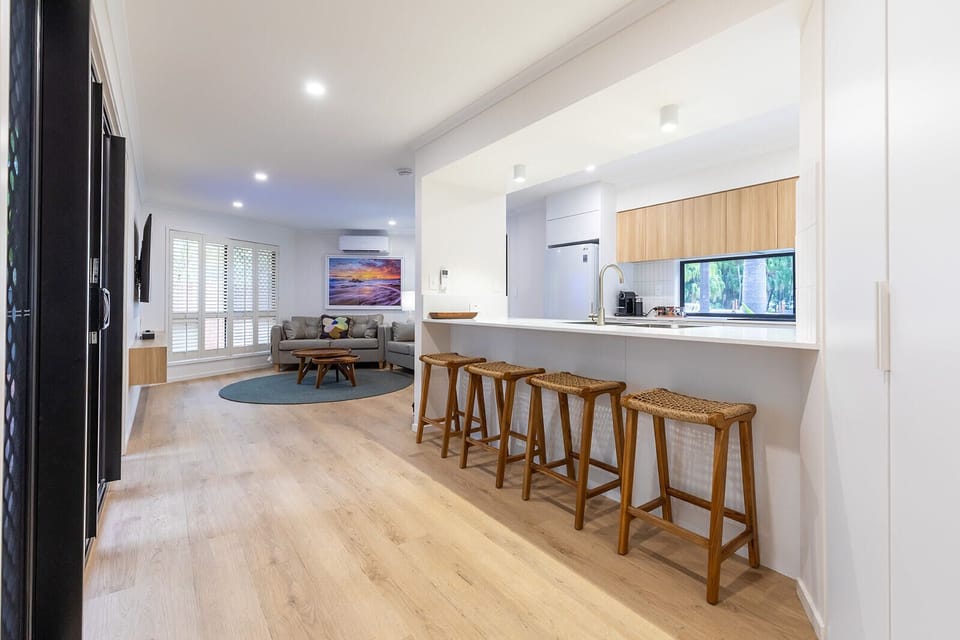 Luxury Cabin, 2 Bedrooms | 1 bedroom, desk, iron/ironing board, WiFi (free)