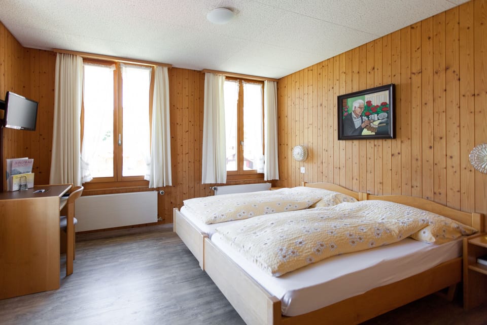 Double Room, 2 Twin Beds, Non Smoking | In-room safe, desk, soundproofing, free WiFi