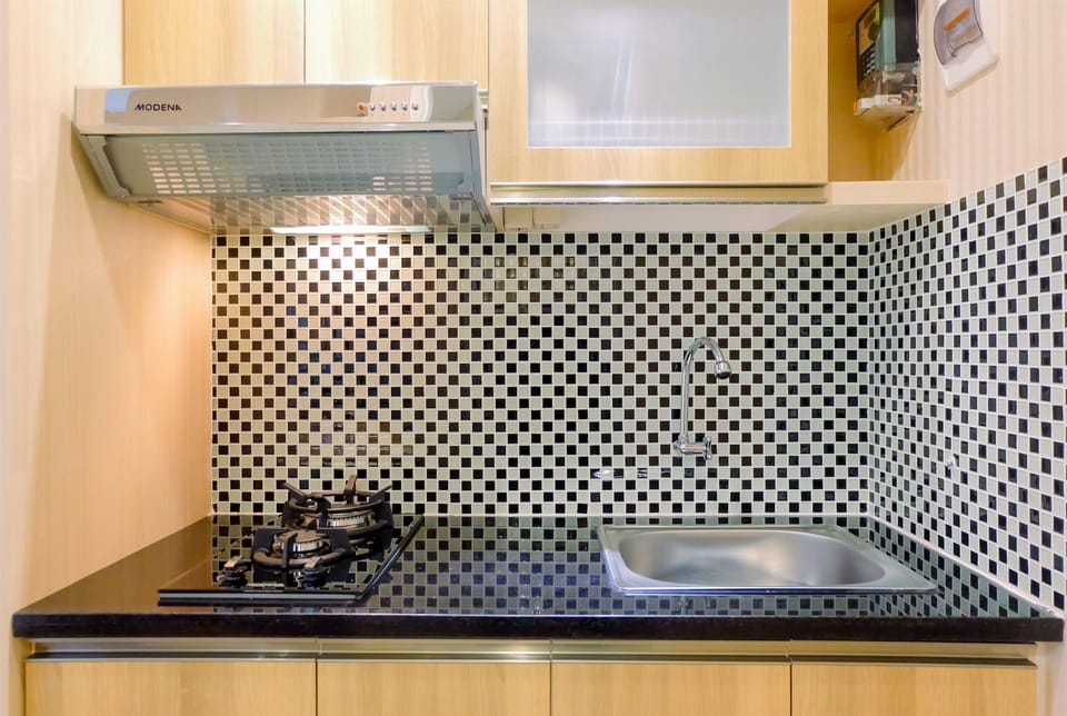 Room | Private kitchen | Fridge, stovetop, cookware/dishes/utensils