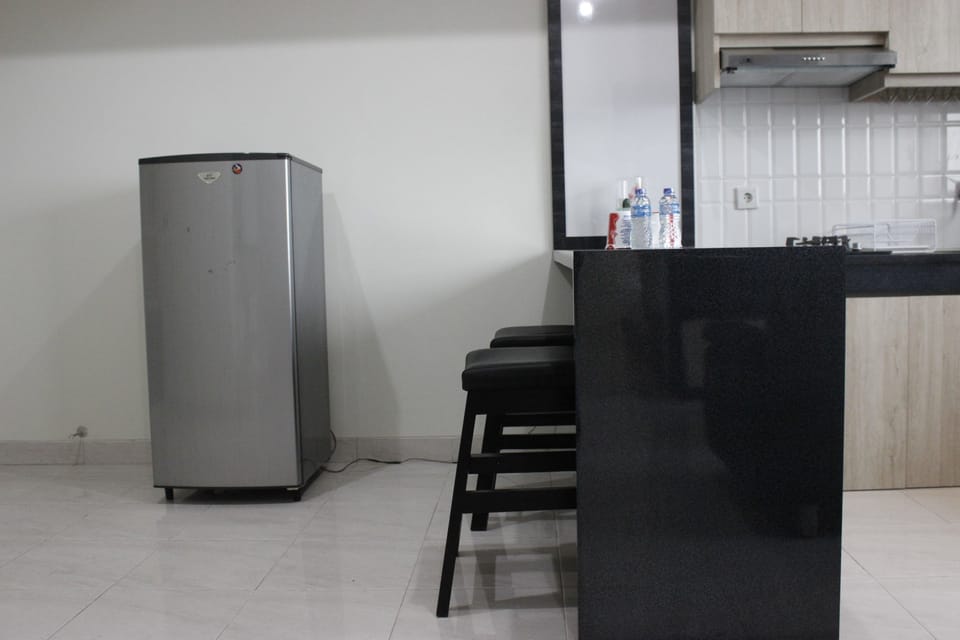 Room | Private kitchen | Fridge, stovetop, cookware/dishes/utensils
