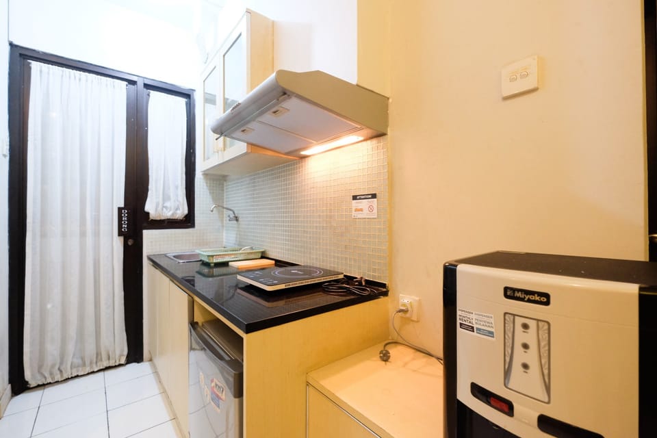 Room | Private kitchen | Fridge, stovetop, electric kettle, cookware/dishes/utensils