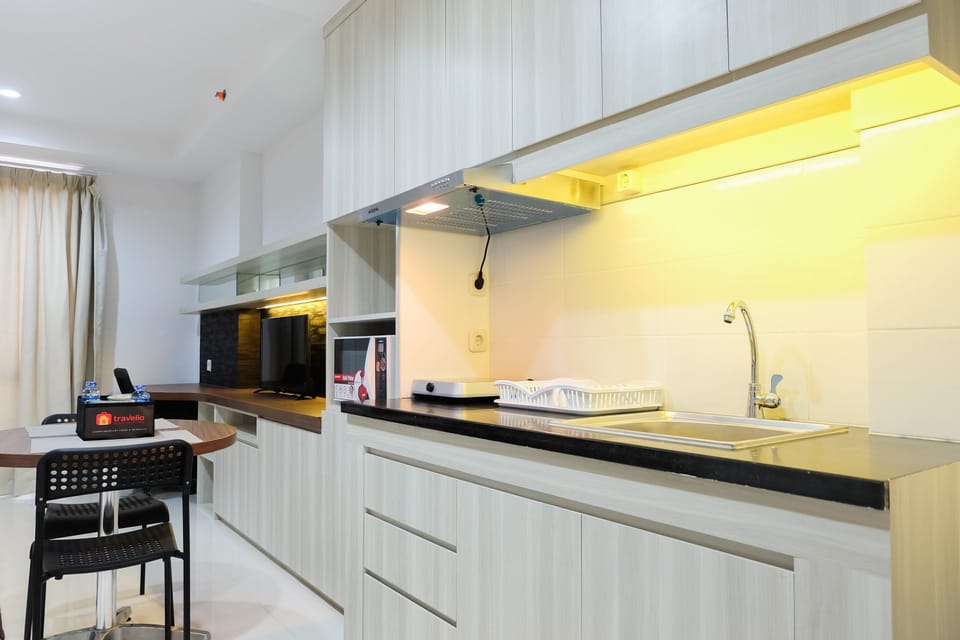 Room | Private kitchen | Fridge, stovetop, cookware/dishes/utensils