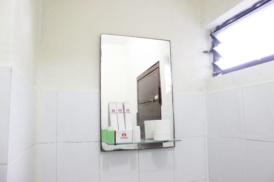 Room | Bathroom amenities | Shower, towels