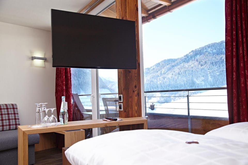 Junior Double Room | In-room safe, blackout drapes, soundproofing, free WiFi