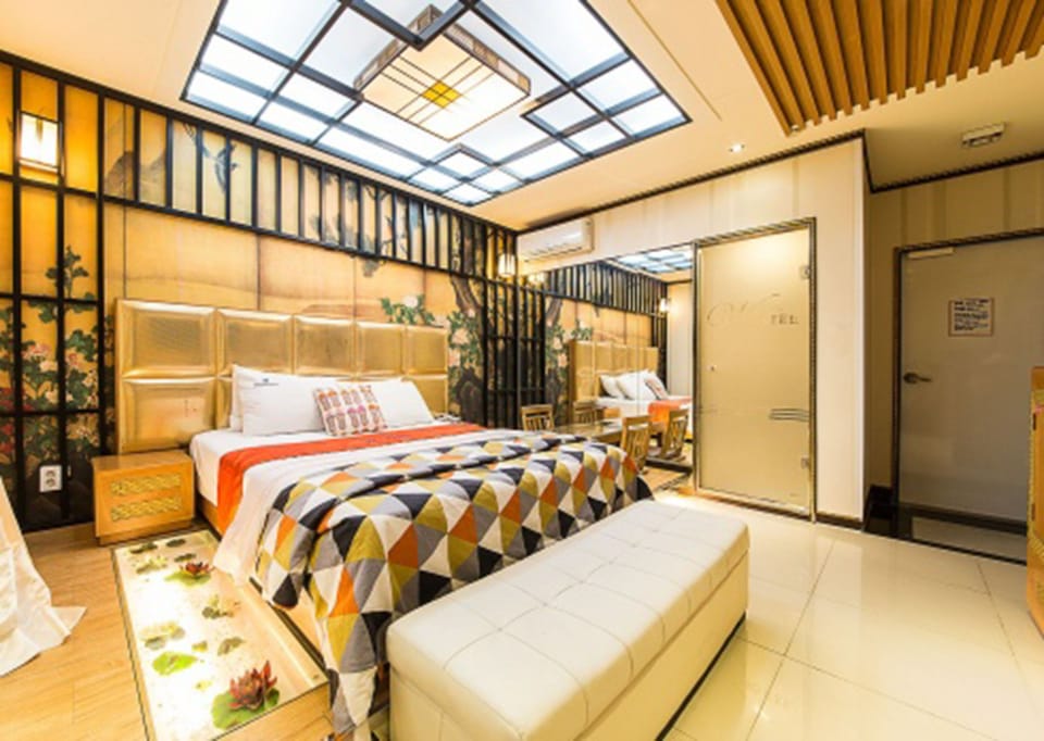 Standard Studio (World) | Individually decorated, individually furnished, free WiFi
