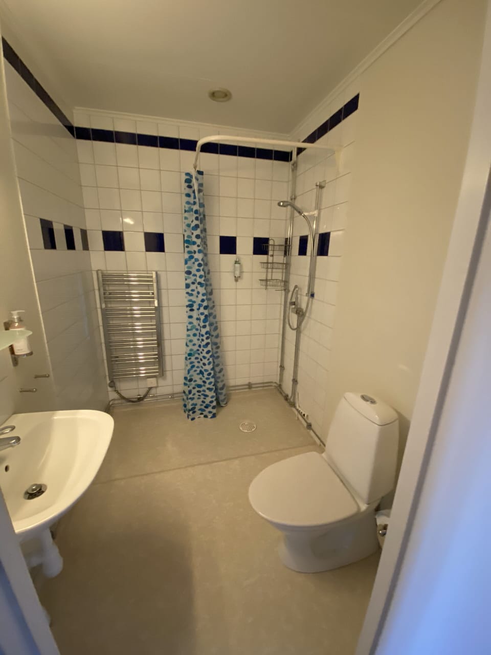 Double Room, Private Bathroom | Bathroom shower