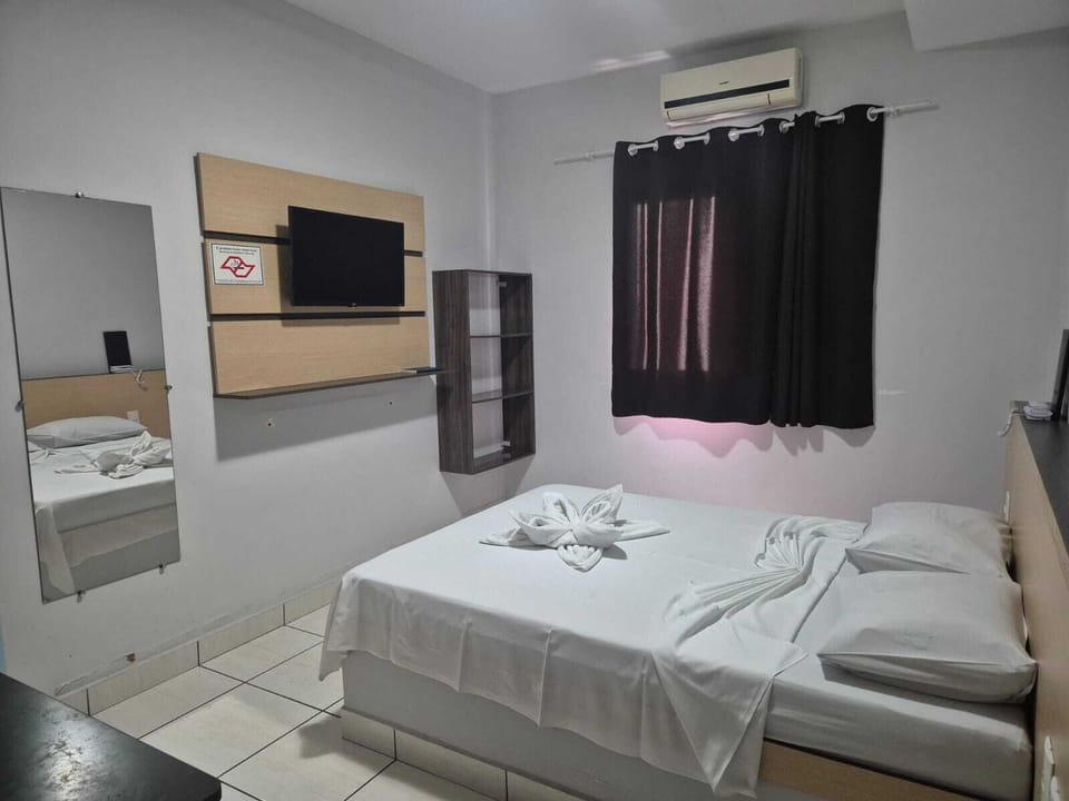Minibar, desk, free WiFi, bed sheets