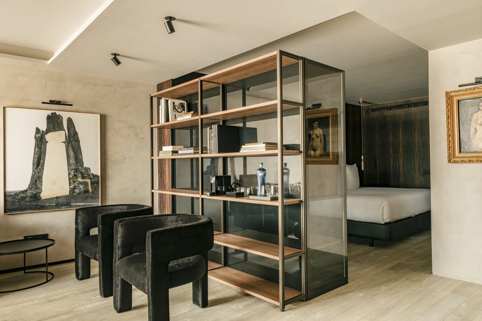Diamond Suite | Premium bedding, free minibar, in-room safe, soundproofing