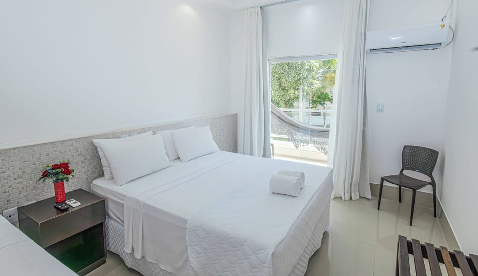 Superior Duplo com Varanda | Blackout drapes, free WiFi, bed sheets